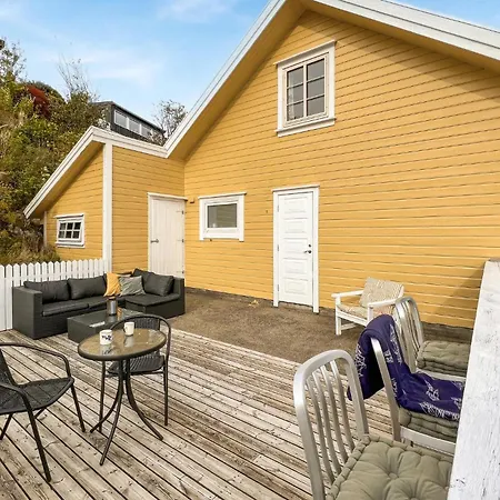 3 Bedroom Awesome In Casa vacanze Farsund